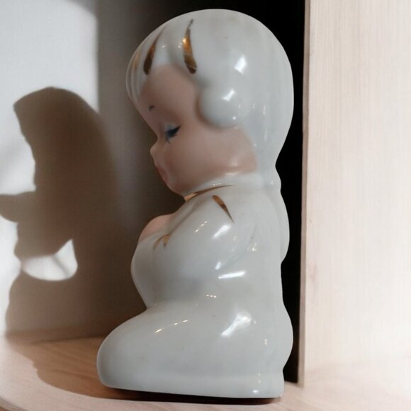 Vintage Hand-Painted Porcelain Figurine of Praying Little Girl Made in Japan - Picture 6 of 10